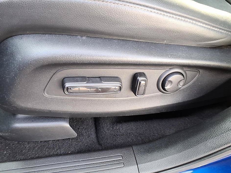 Used 2025 Honda CR-V EX-L image 17