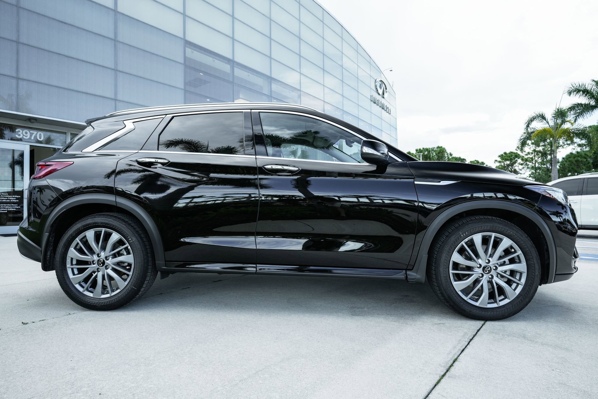 Used 2025 INFINITI QX50 Luxe image 23