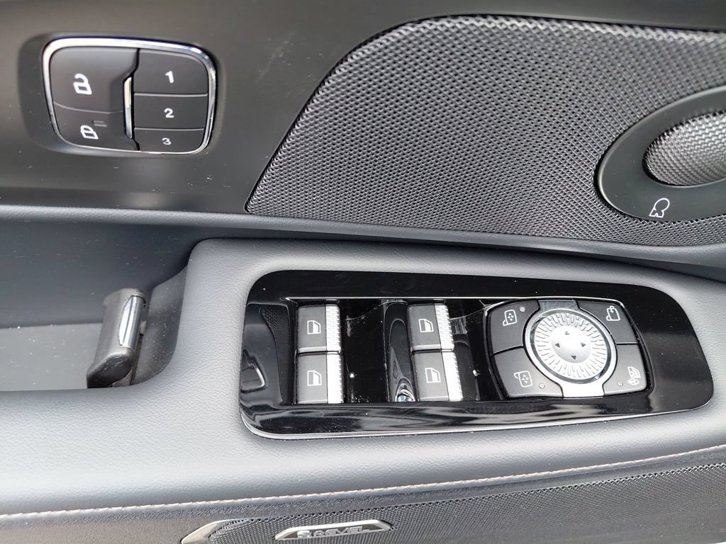 New 2026 Lincoln Nautilus Reserve w/ Jet Appearance Package AWD/4WD image 14