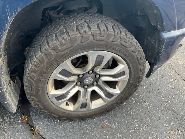 Used 2019 RAM 1500 Laramie Longhorn w/ Off-Road Group AWD/4WD image 5