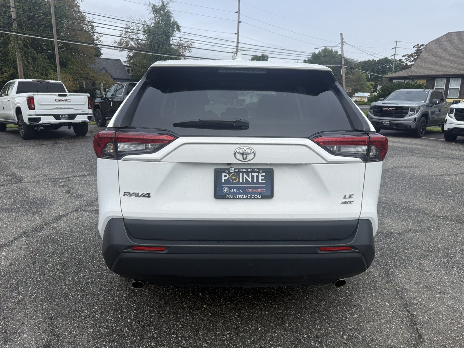 Used 2025 Toyota RAV4 LE AWD/4WD image 4