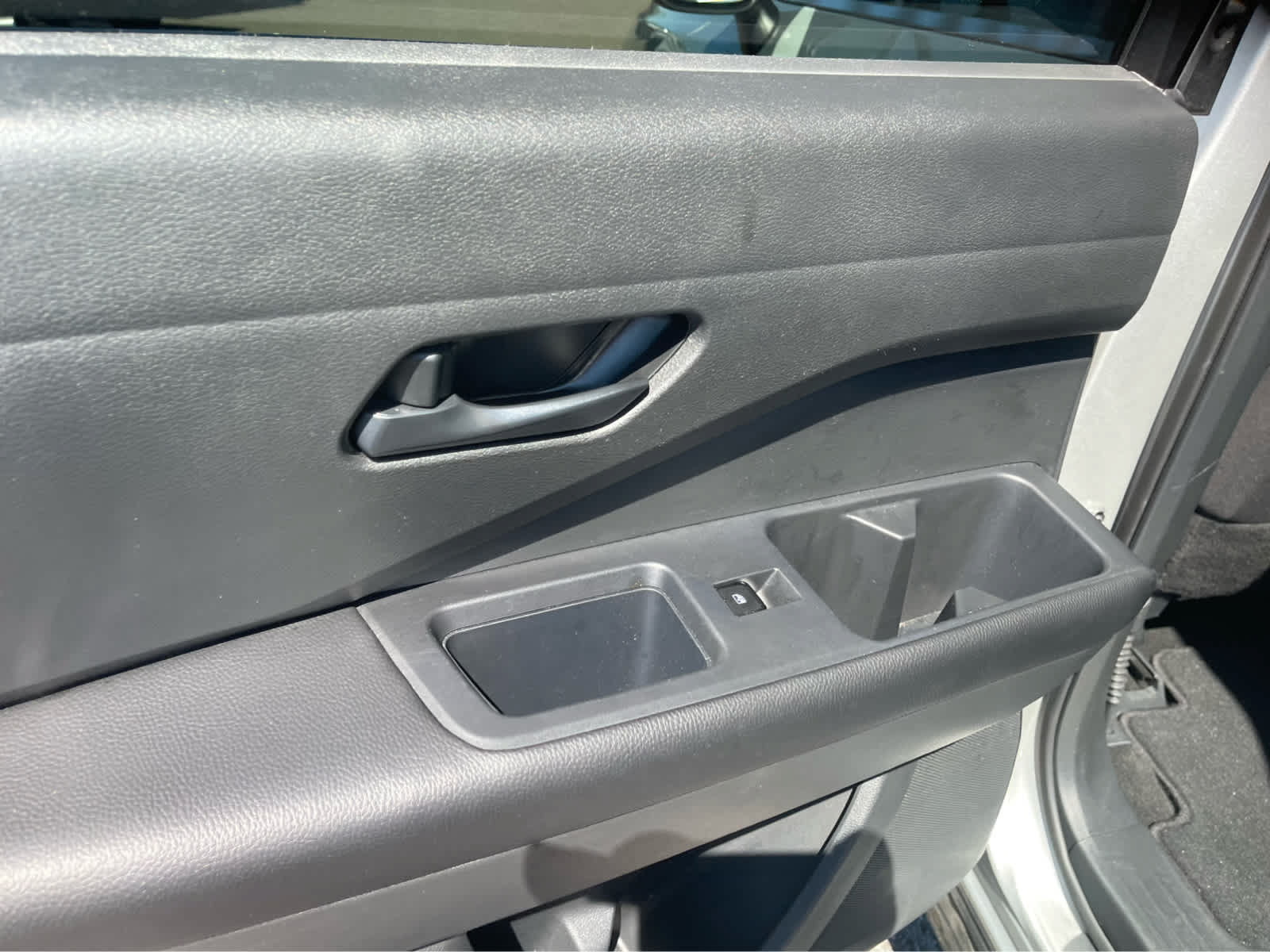 Used 2024 Nissan Pathfinder SV FWD image 20