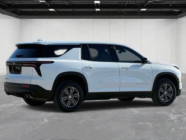 Used 2024 Chevrolet Traverse LS AWD/4WD image 5
