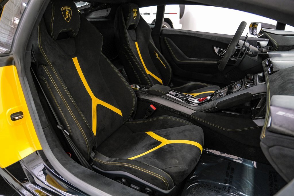 Used 2018 Lamborghini Huracan Performante image 40