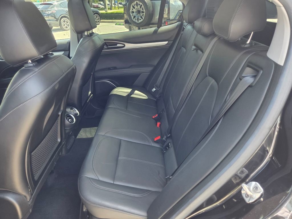 Used 2019 Alfa Romeo Stelvio Sport w/ Quick Order Package 22J Sport AWD/4WD image 22