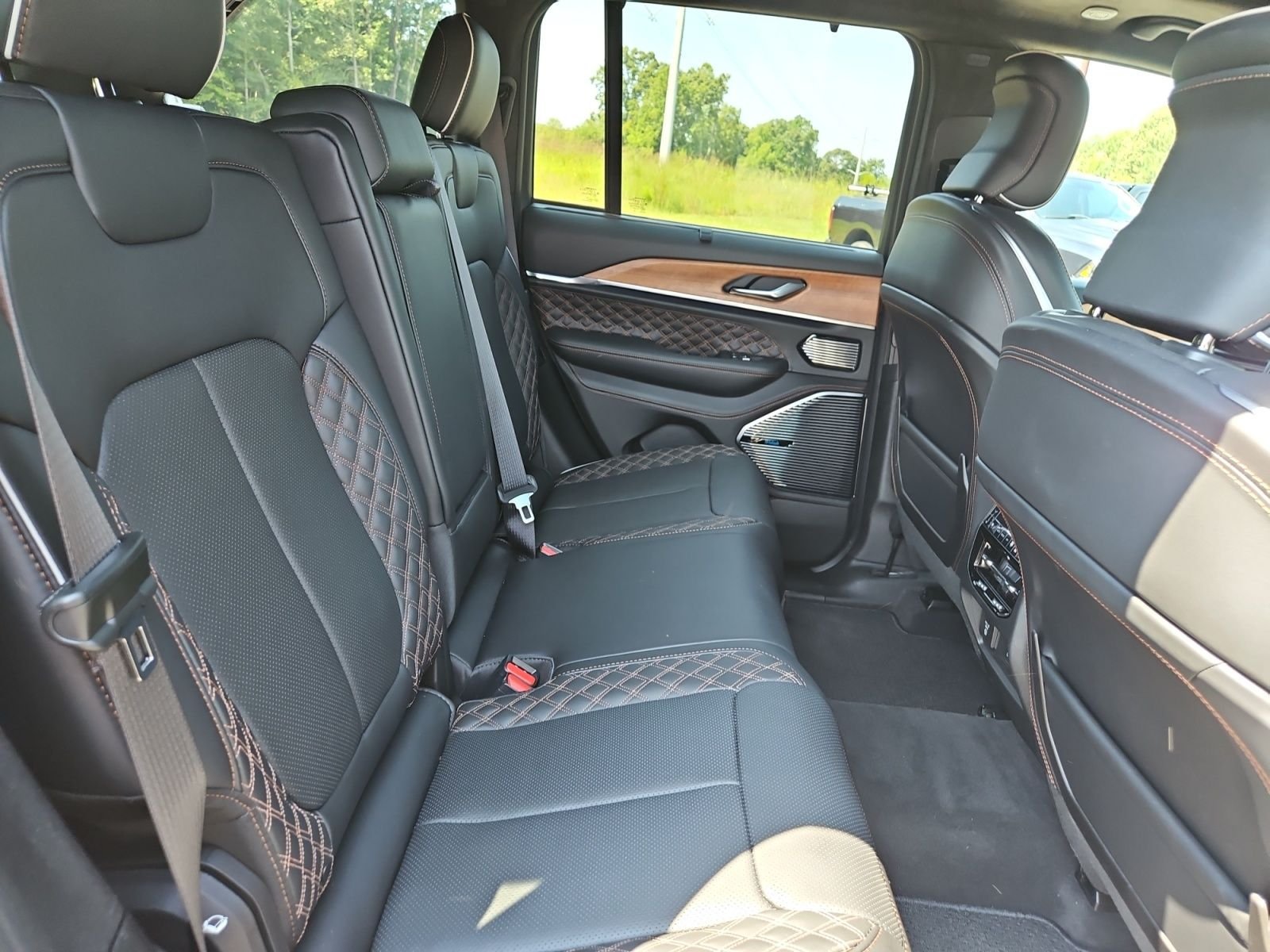 New 2026 Jeep Grand Cherokee Summit w/ Adv Protech Group IV AWD/4WD image 17