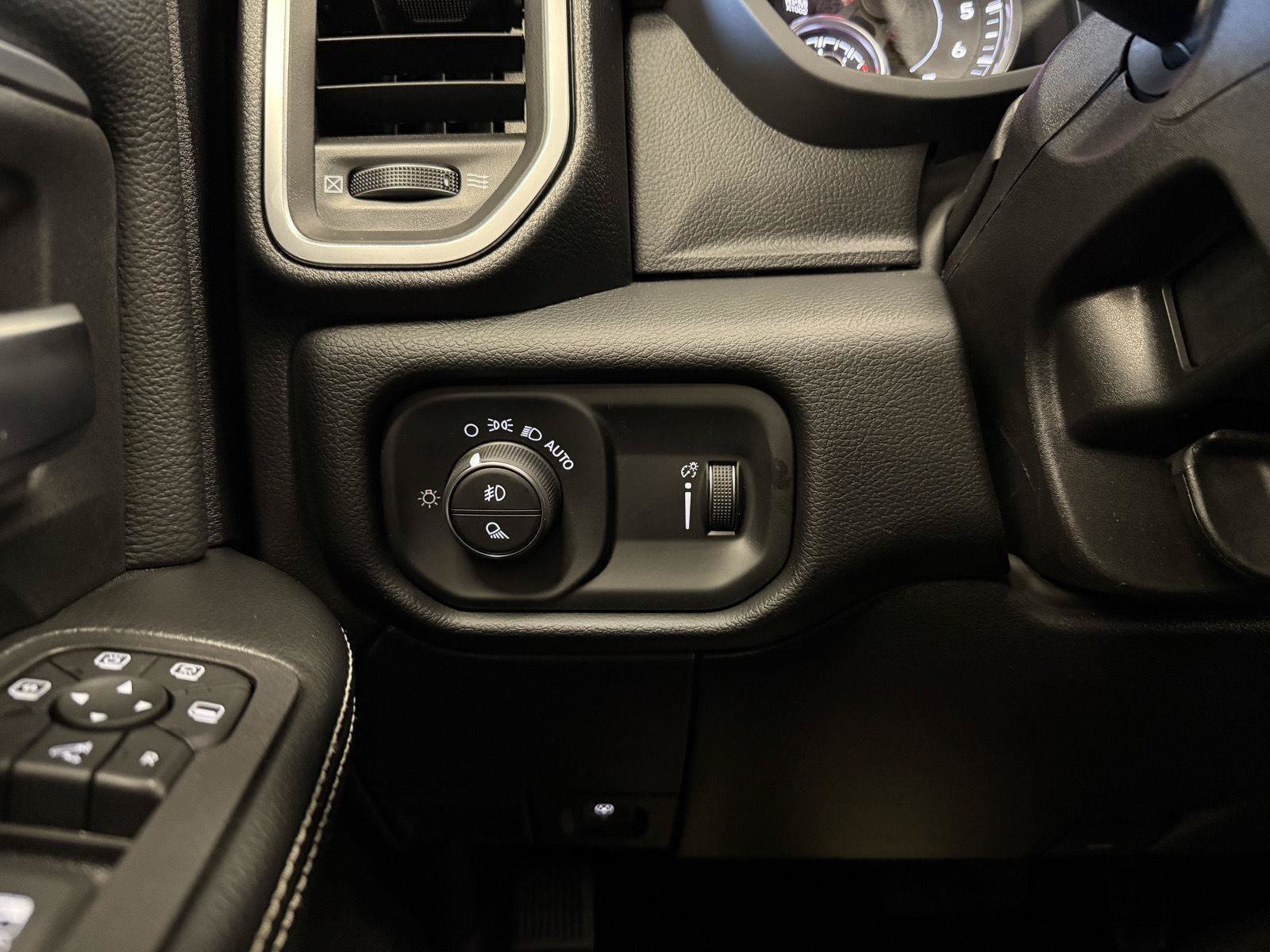 New 2026 RAM 2500 Big Horn AWD/4WD image 15