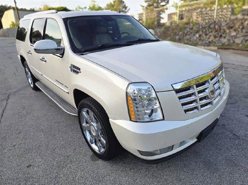 Used 2013 Cadillac Escalade ESV Luxury RWD image 11