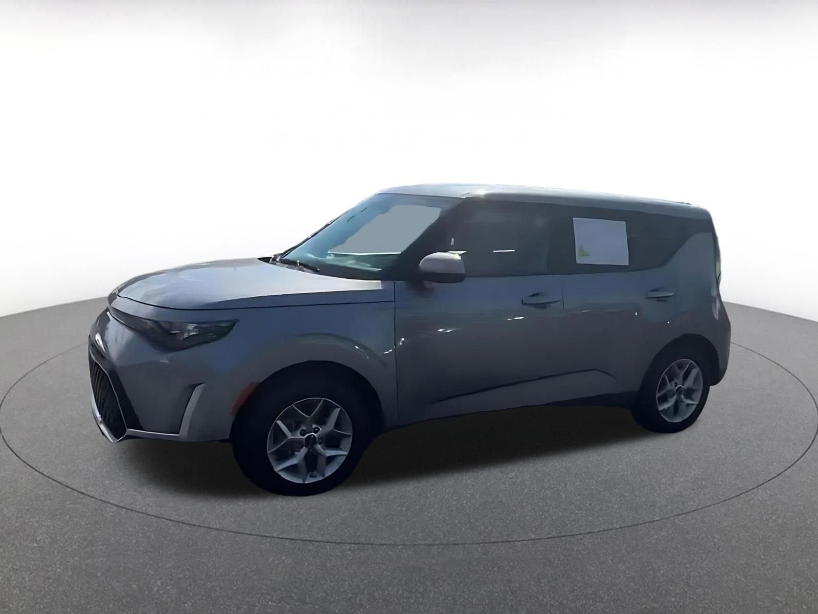Used 2025 Kia Soul LX w/ LX Technology Package FWD image 7