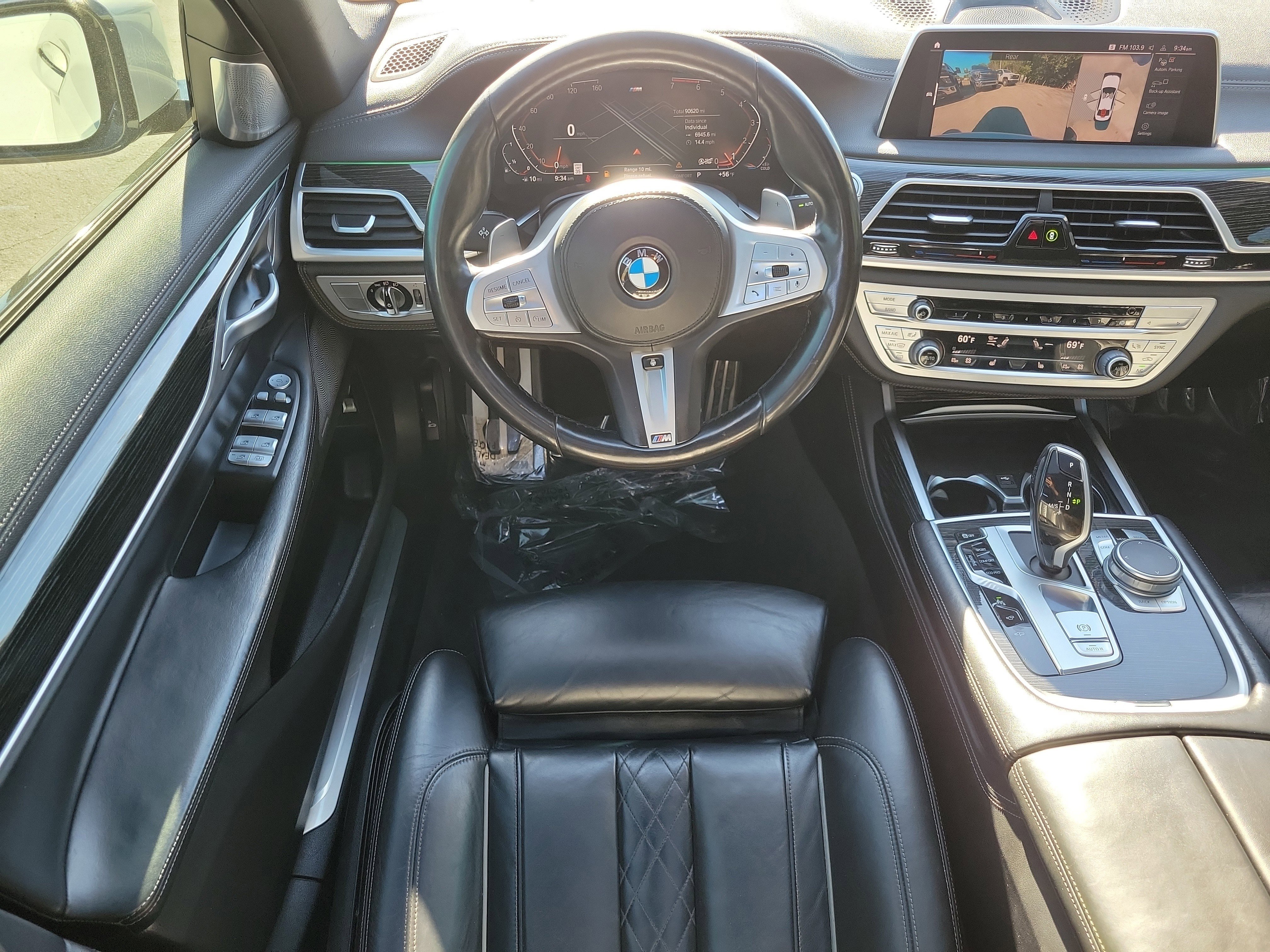 Used 2021 BMW 750i xDrive w/ M Sport Package image 21