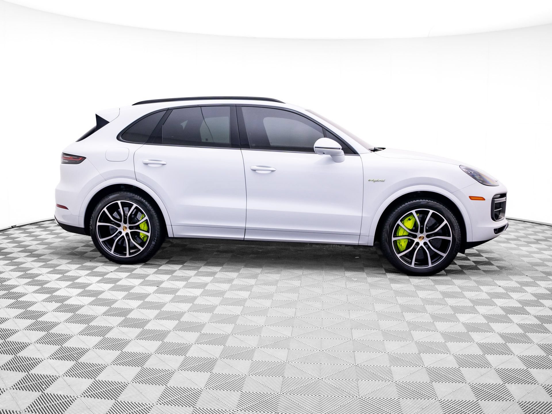 Used 2023 Porsche Cayenne Turbo S w/ Premium Package Plus AWD/4WD image 6