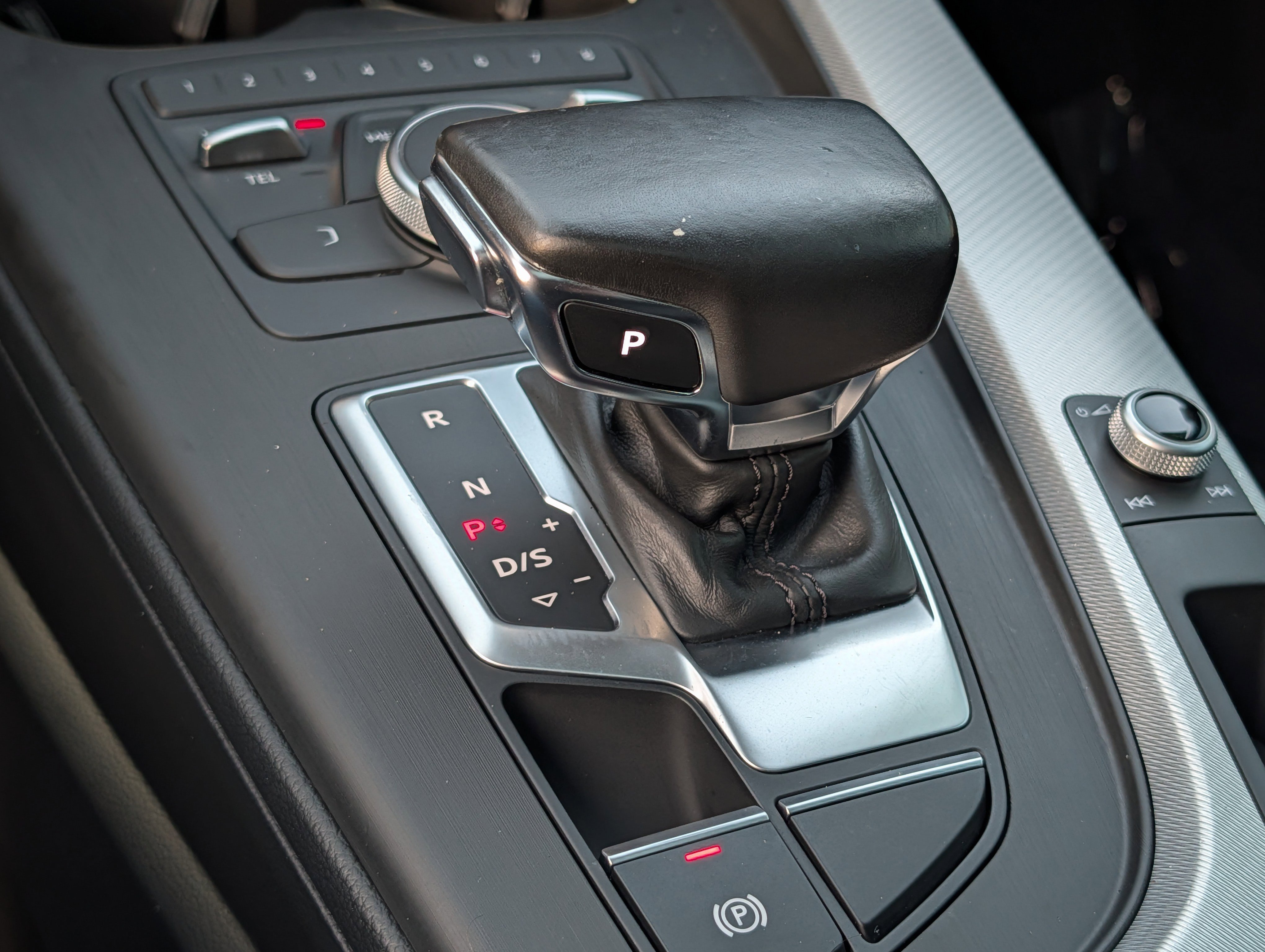 Used 2018 Audi A4 2.0T Ultra Premium Plus w/ Premium Plus Package FWD image 30