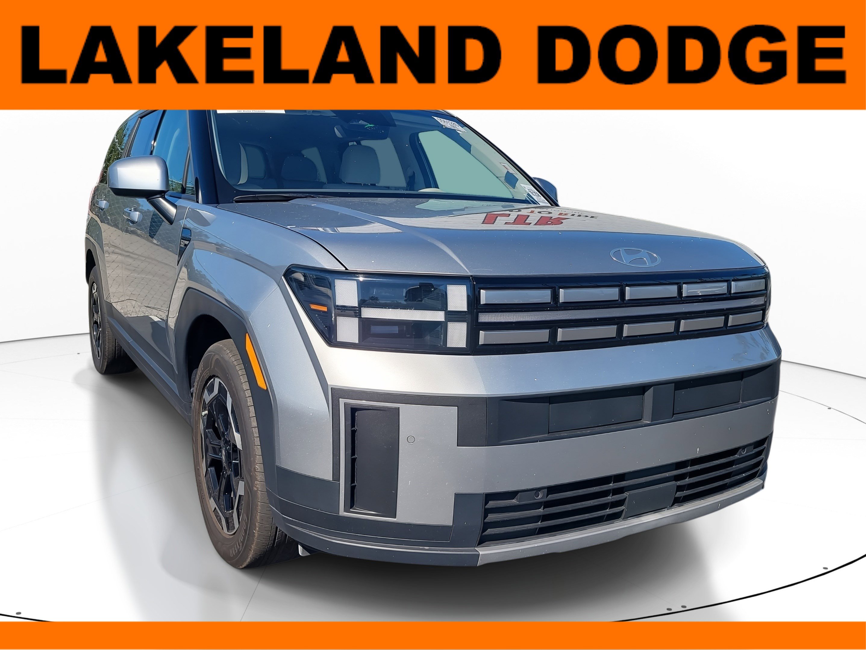 Used 2024 Hyundai Santa Fe SE image 1