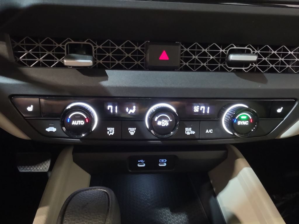 Used 2025 Honda Accord SE image 17