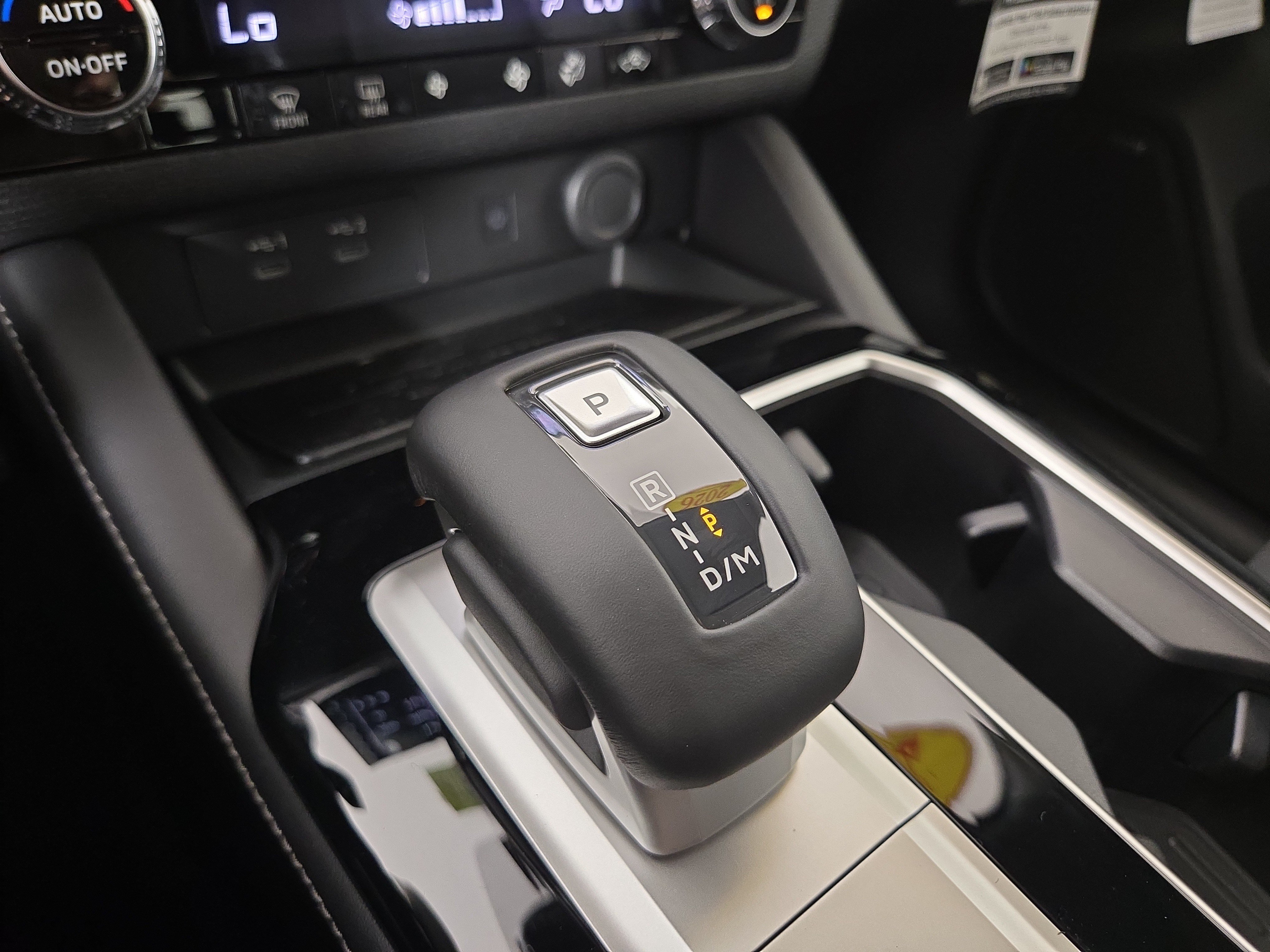New 2026 Mitsubishi Outlander LE AWD/4WD image 23
