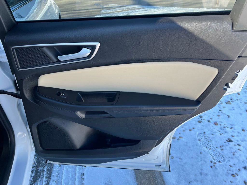 Used 2023 Ford Edge SEL w/ Convenience Package image 23