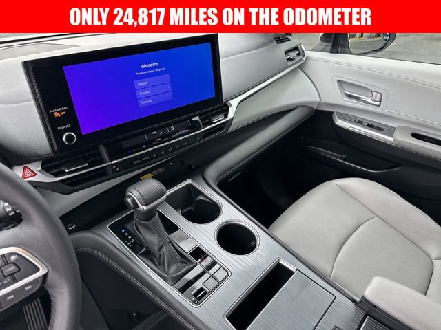 Used 2025 Toyota Sienna XLE w/ XLE Plus Package image 13