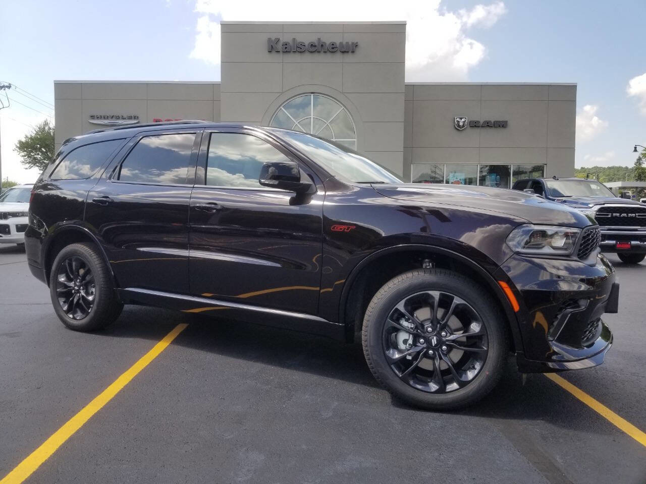 New 2025 Dodge Durango GT image 1