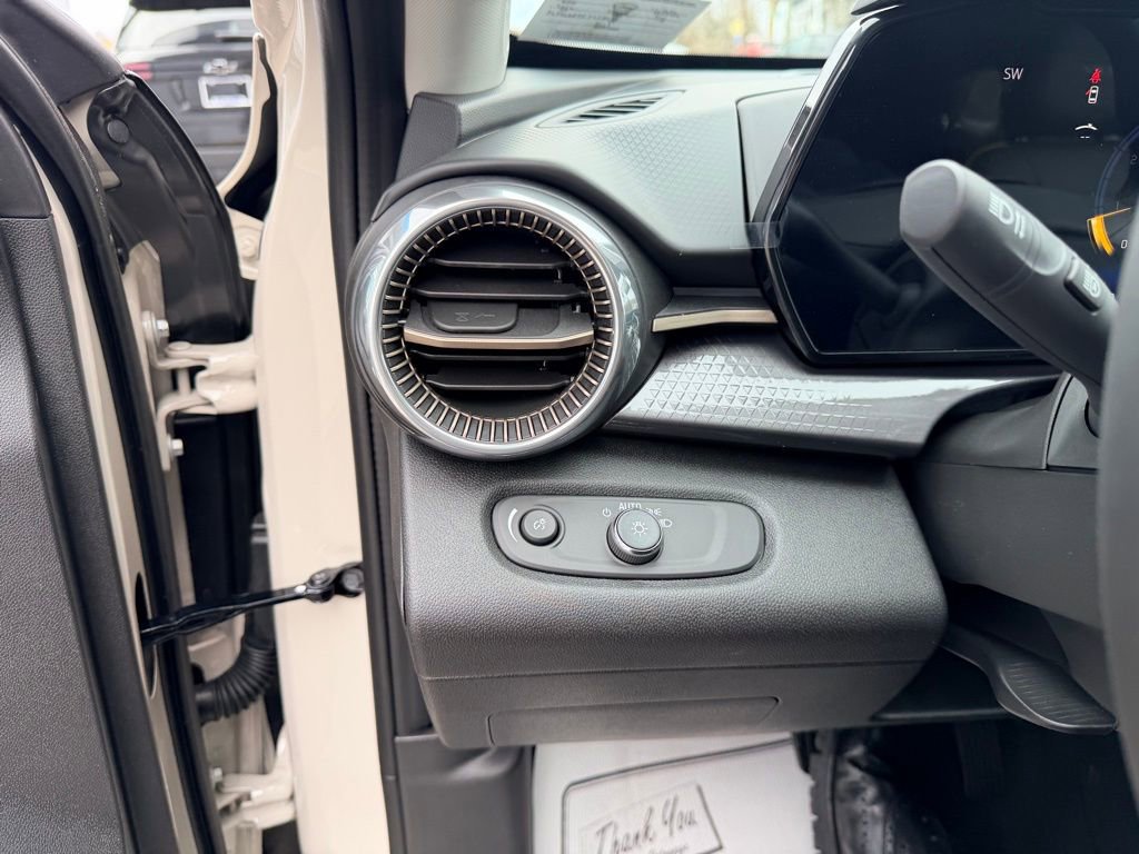 New 2026 Chevrolet Trax ACTIV image 23