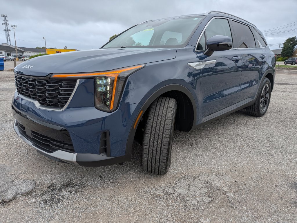 Used 2026 Kia Sorento S FWD image 3