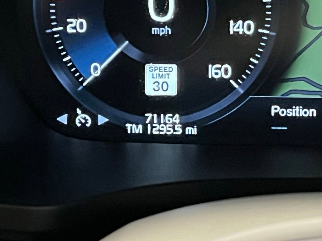 Used 2022 Volvo S60 B5 Momentum w/ Premium Package image 22