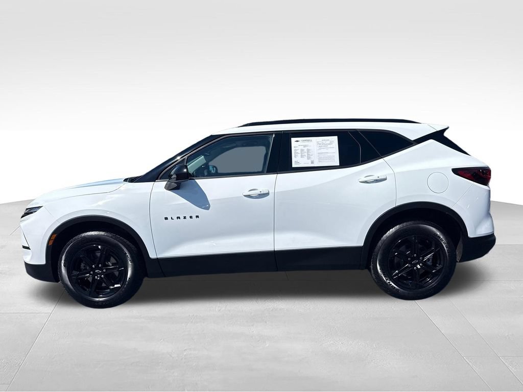 Used 2024 Chevrolet Blazer LT w/ Convenience Package FWD image 2