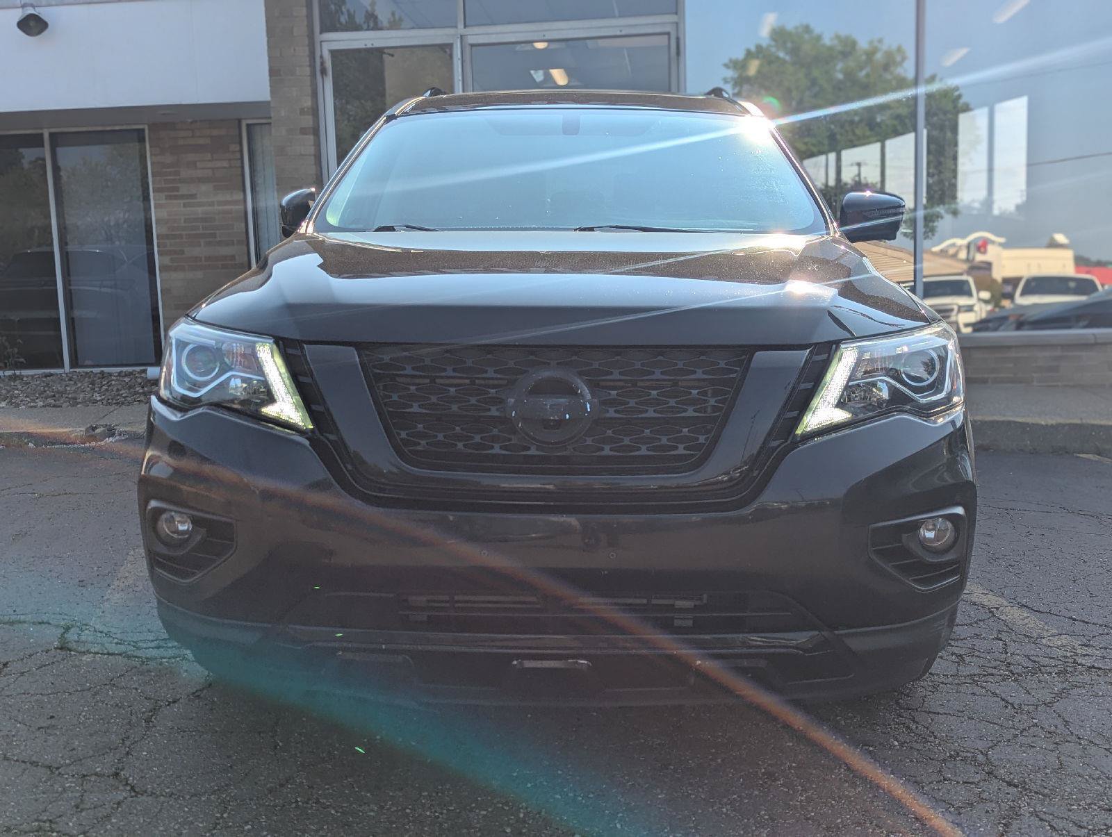 Used 2020 Nissan Pathfinder SL AWD/4WD image 3