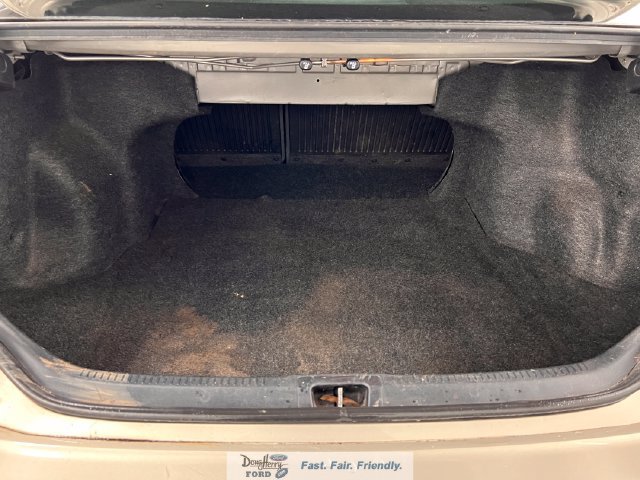 Used 2016 Toyota Camry XSE FWD image 31