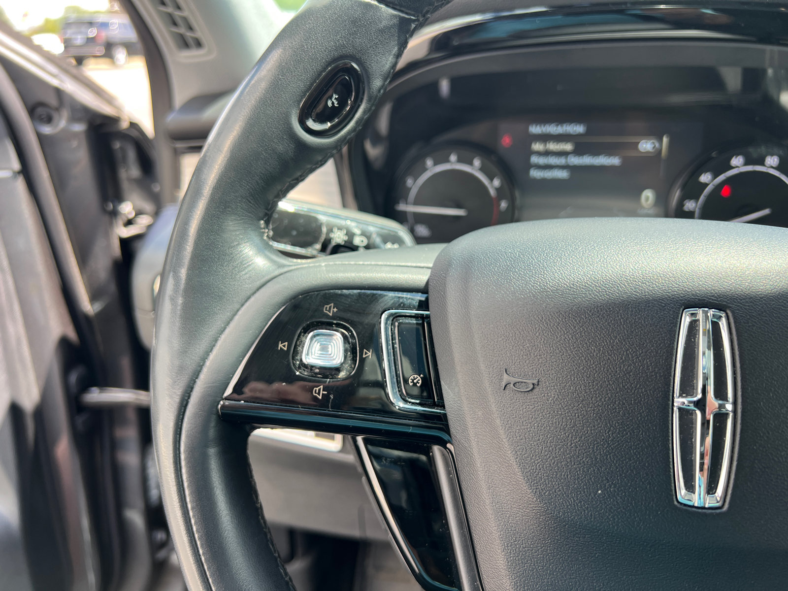 Certified 2022 Lincoln Corsair AWD w/ Premium Package image 17
