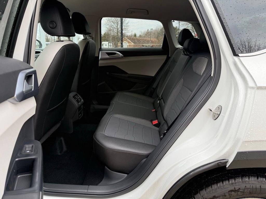 New 2026 Volkswagen Taos SE image 19