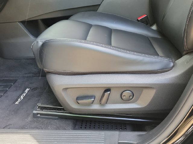 Used 2023 Nissan Rogue SV w/ SV Premium B Package FWD image 17