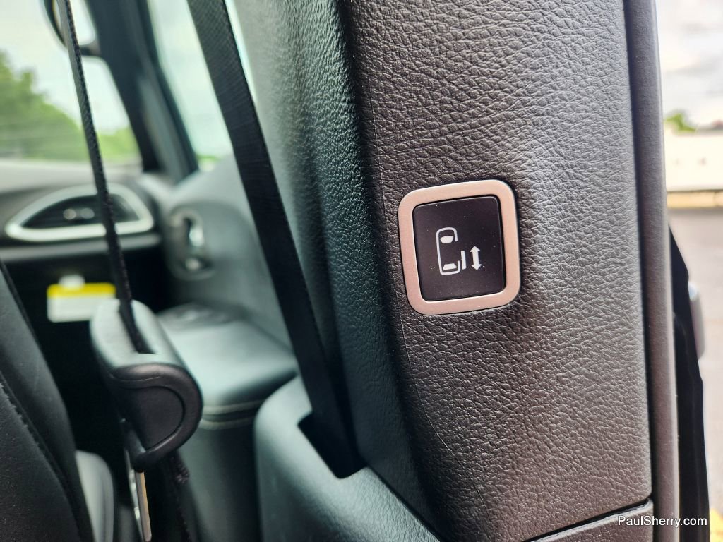 New 2025 Chrysler Voyager LX image 53