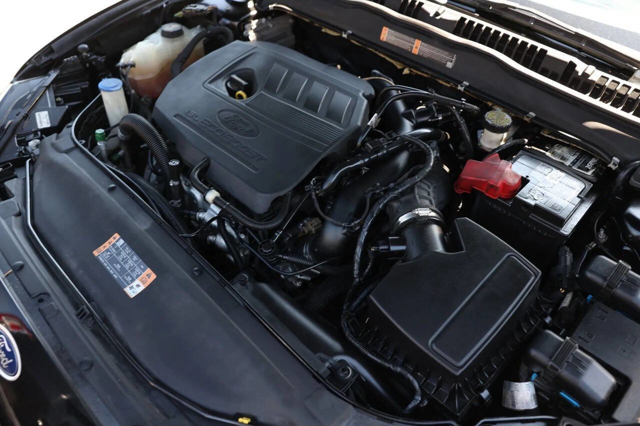 Used 2018 Ford Fusion SE w/ Fusion SE Technology Package image 11