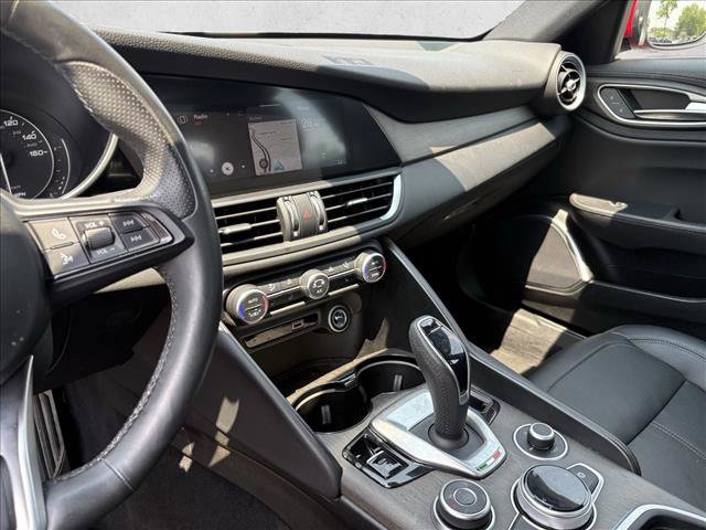 Used 2022 Alfa Romeo Giulia Ti w/ Active Assist Plus Package RWD image 16
