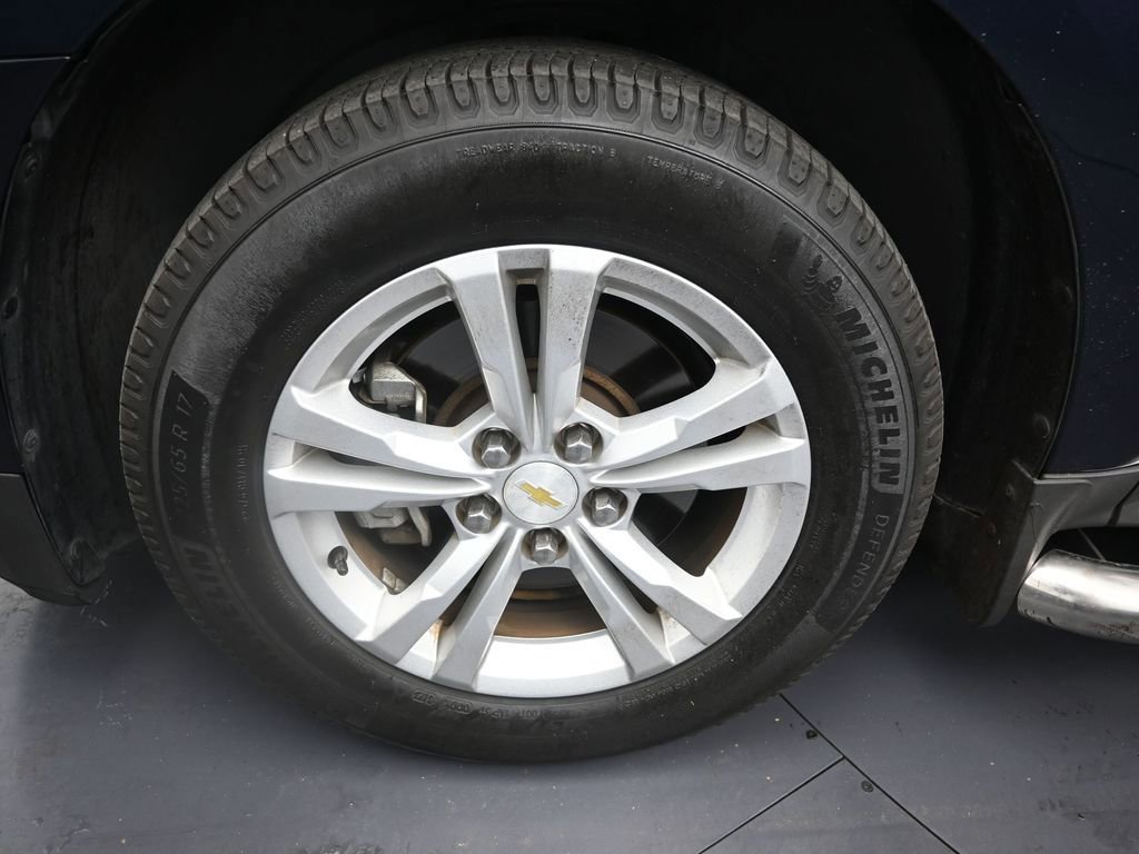 Used 2017 Chevrolet Equinox LS image 9