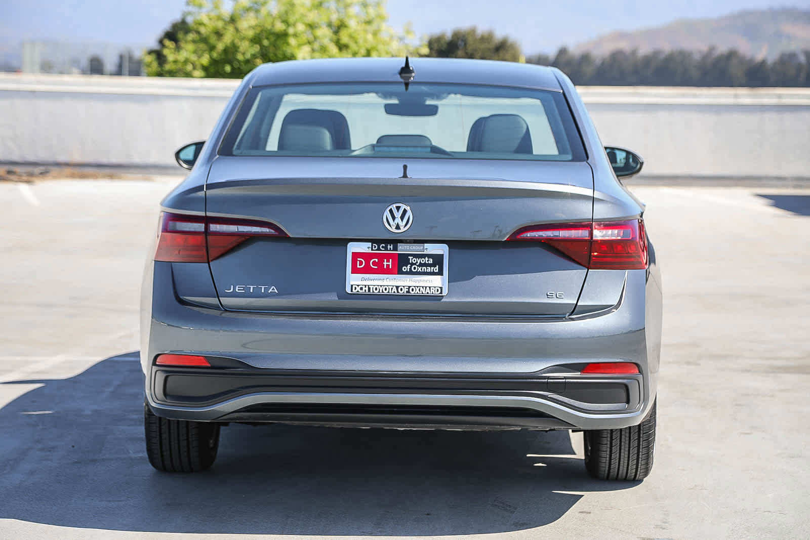 Used 2024 Volkswagen Jetta SE FWD image 6