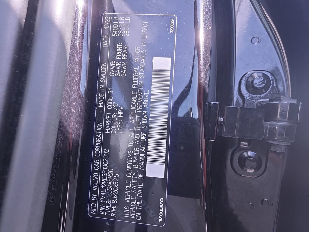 Used 2023 Volvo XC60 B5 Plus image 40