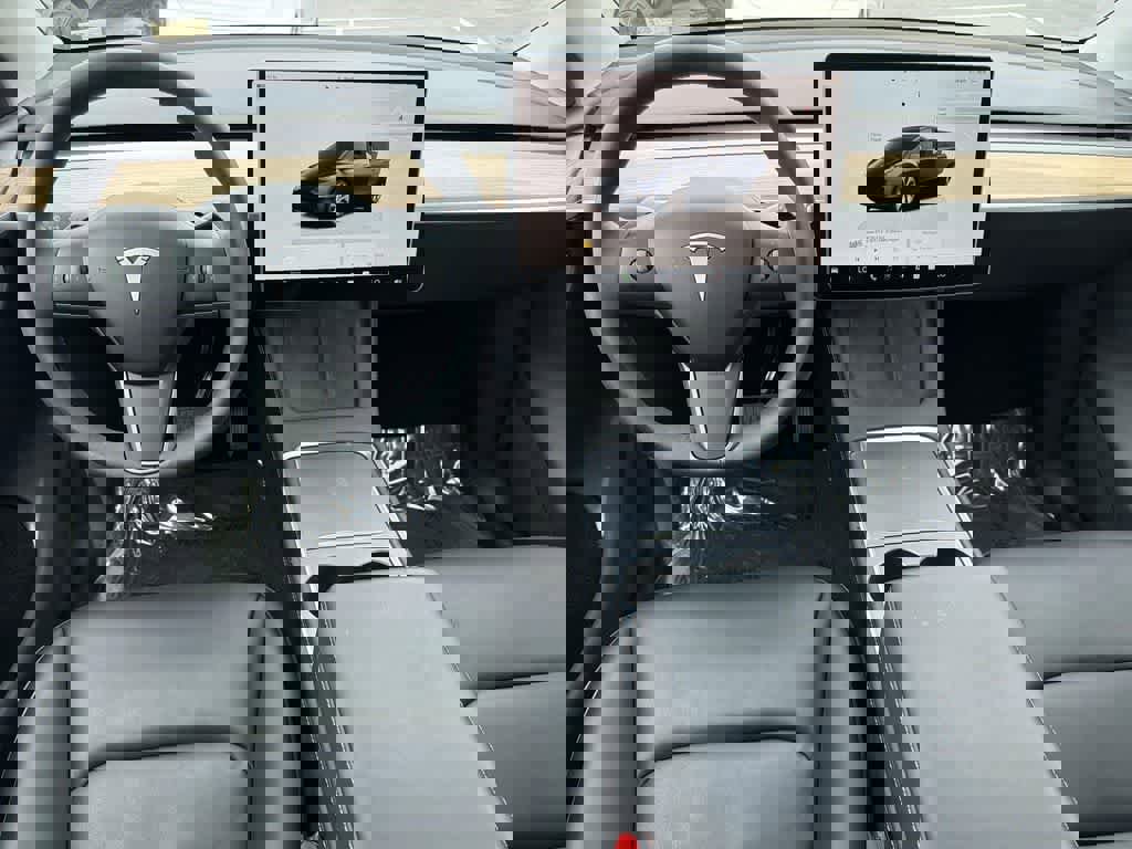 Used 2024 Tesla Model Y Long Range AWD/4WD image 12