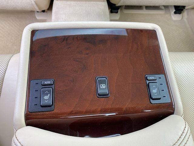 Used 2014 Lexus LS 460 AWD image 27