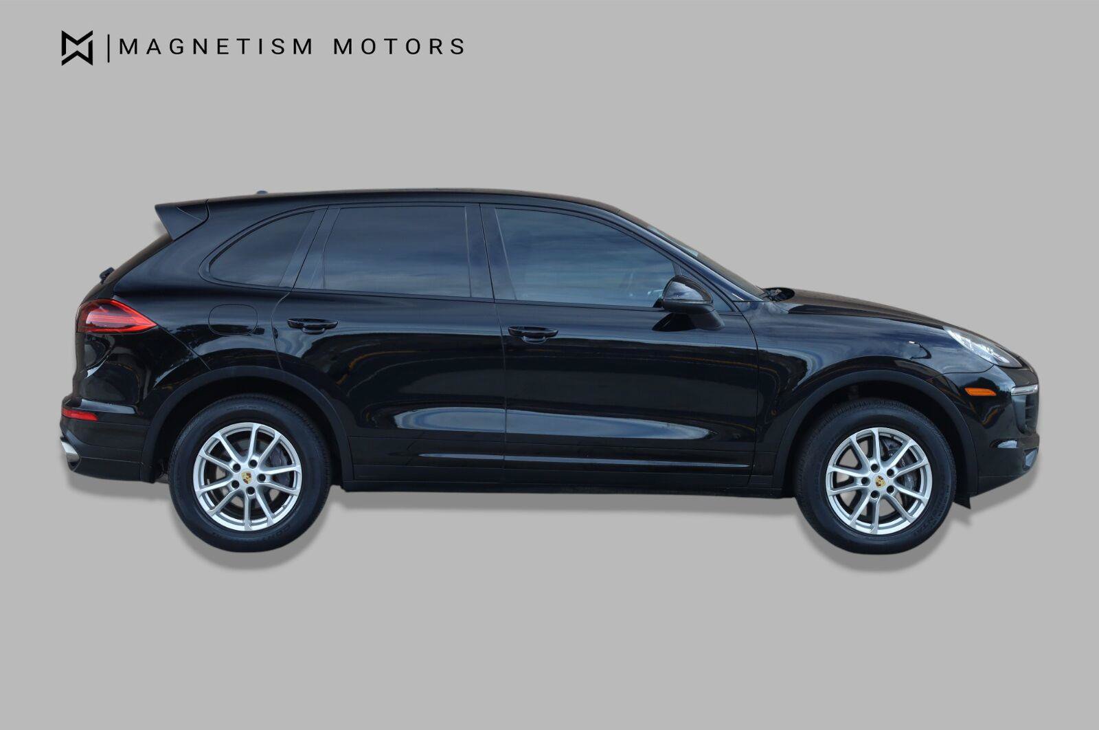 Used 2018 Porsche Cayenne AWD/4WD image 3