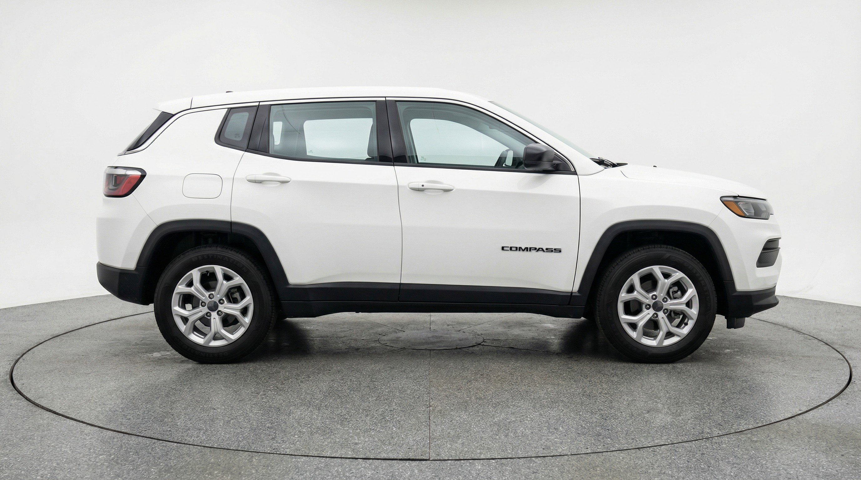 Used 2025 Jeep Compass Latitude image 11