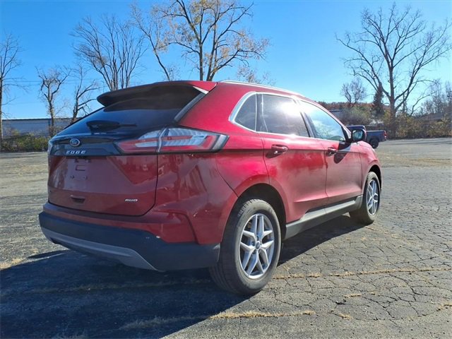 Used 2022 Ford Edge SEL w/ Convenience Package image 5