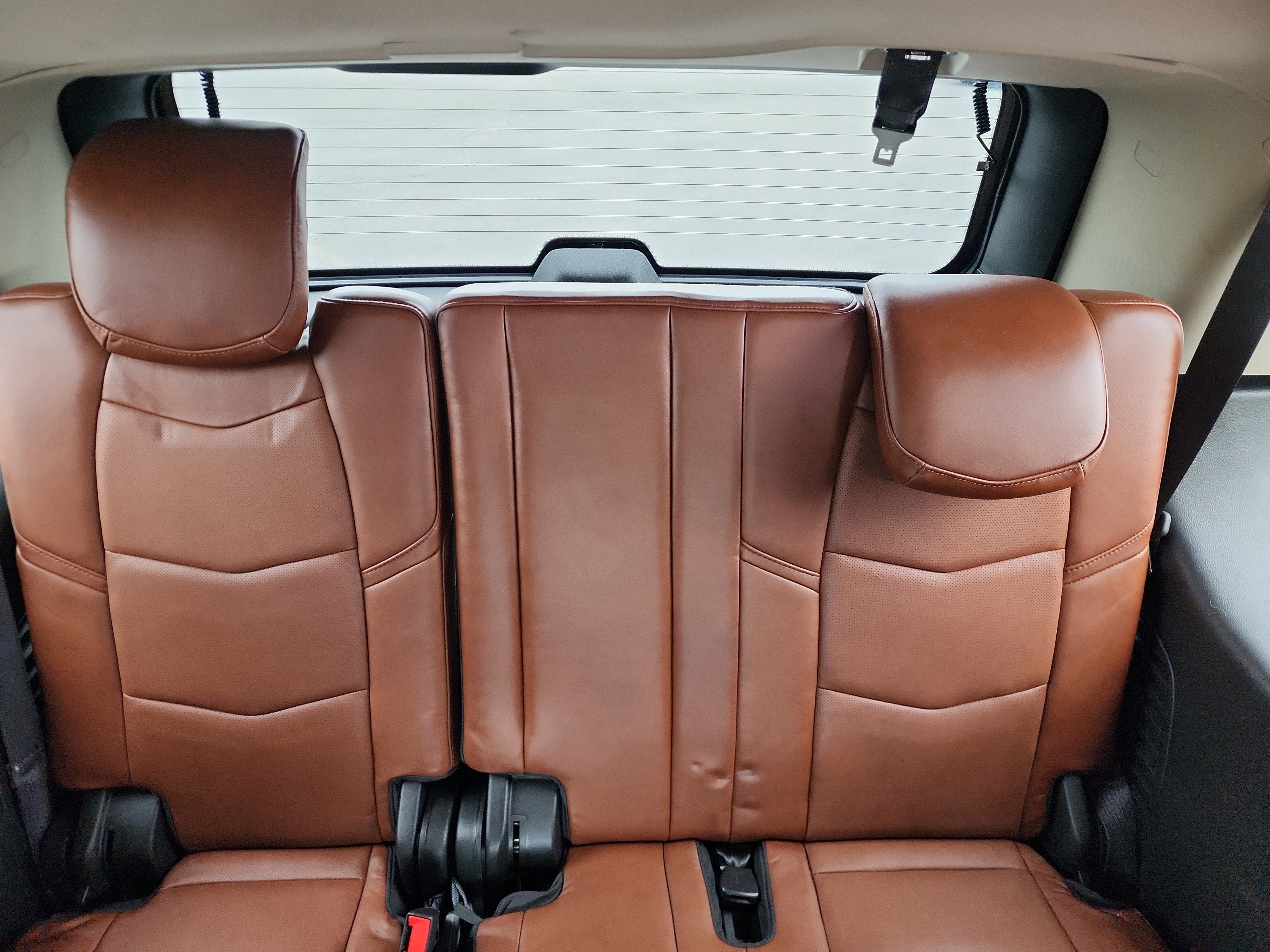 Certified 2020 Cadillac Escalade Premium Luxury w/ LPO, Radiant Package AWD/4WD image 35