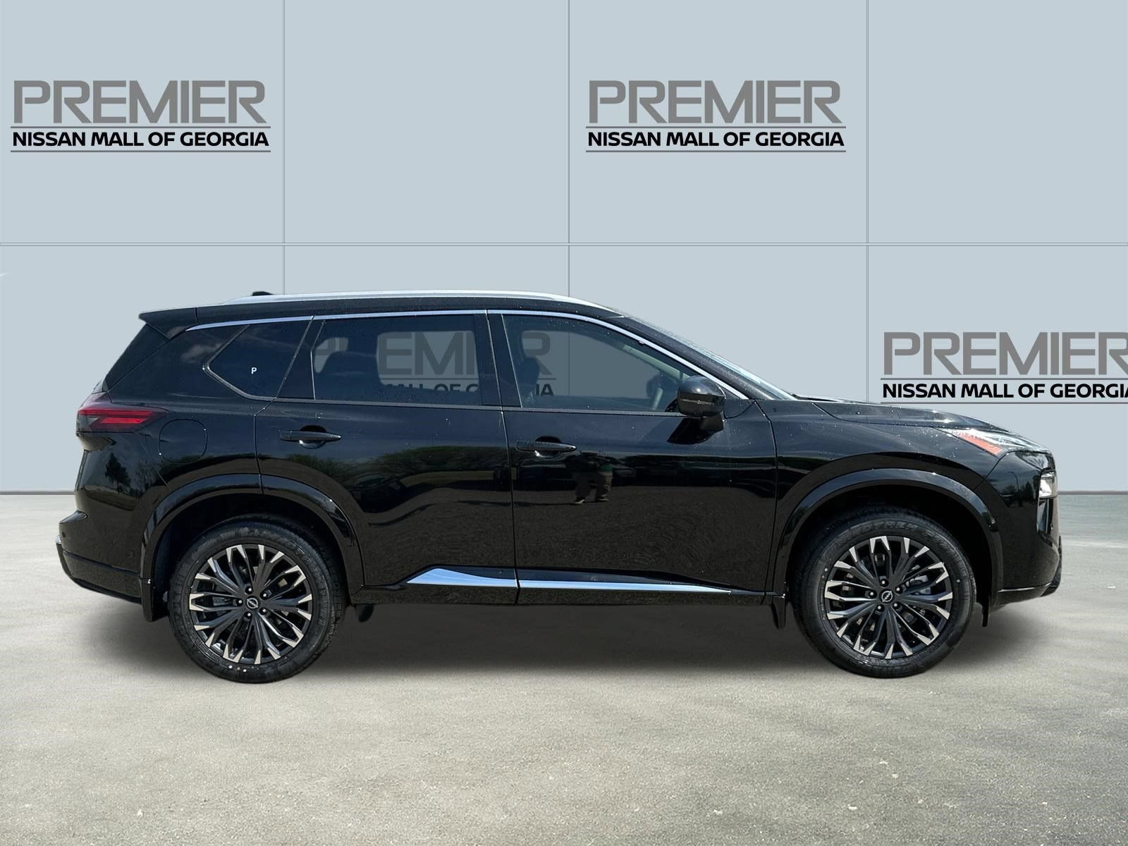 New 2026 Nissan Rogue Platinum w/ Tech Package AWD/4WD image 4