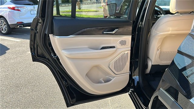 Used 2023 Jeep Grand Cherokee 4WD 4xe image 25