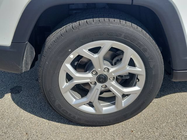 Used 2025 Jeep Compass Latitude AWD/4WD image 7