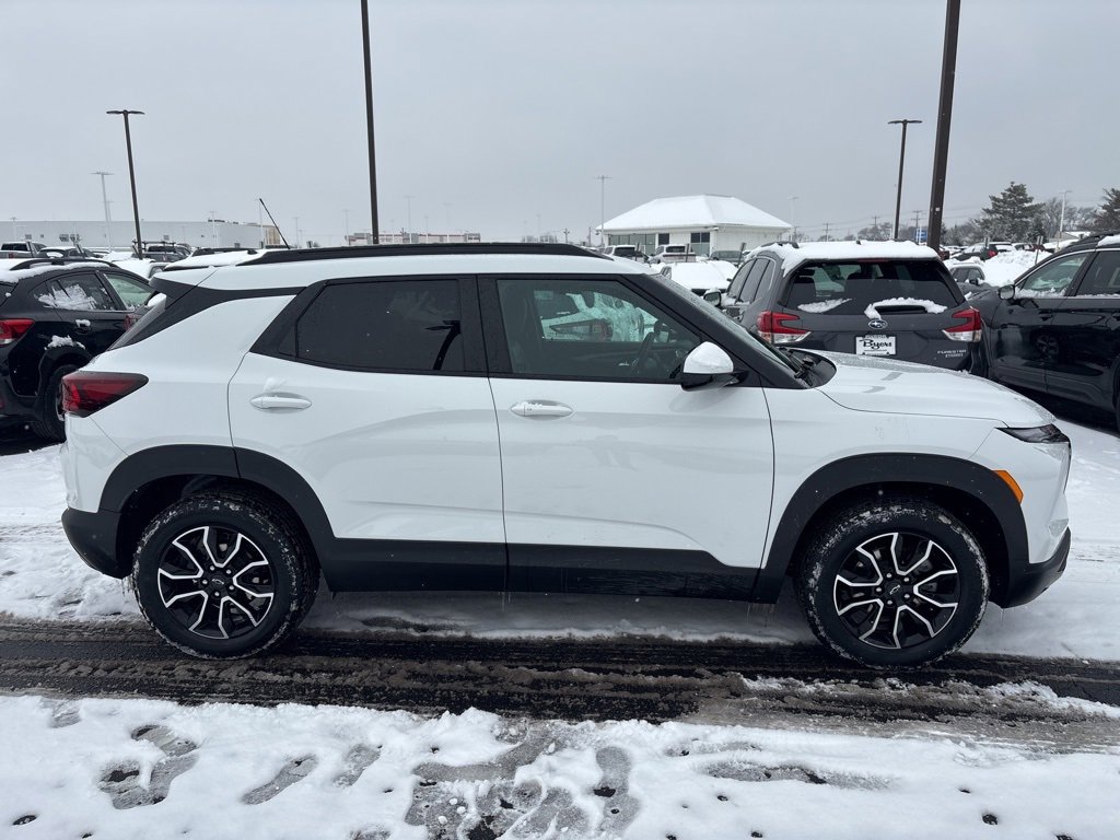 Used 2024 Chevrolet TrailBlazer ACTIV w/ Convenience Package image 2