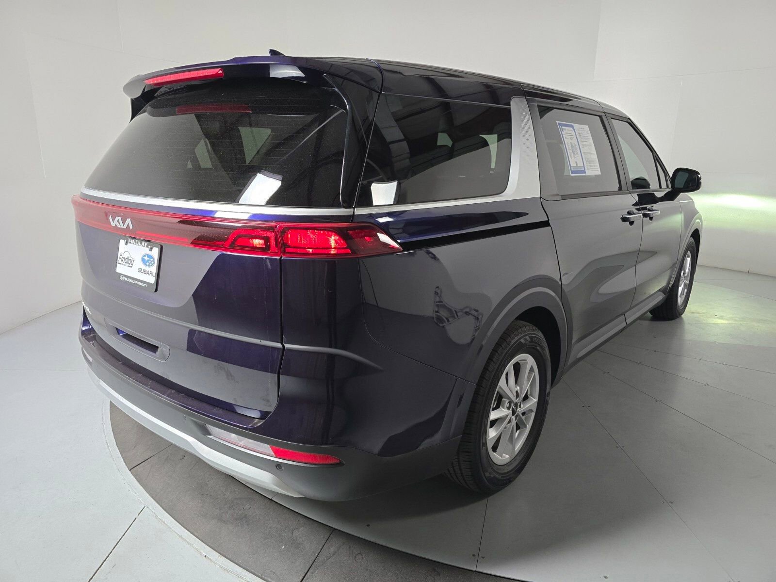 Used 2023 Kia Carnival LX image 5