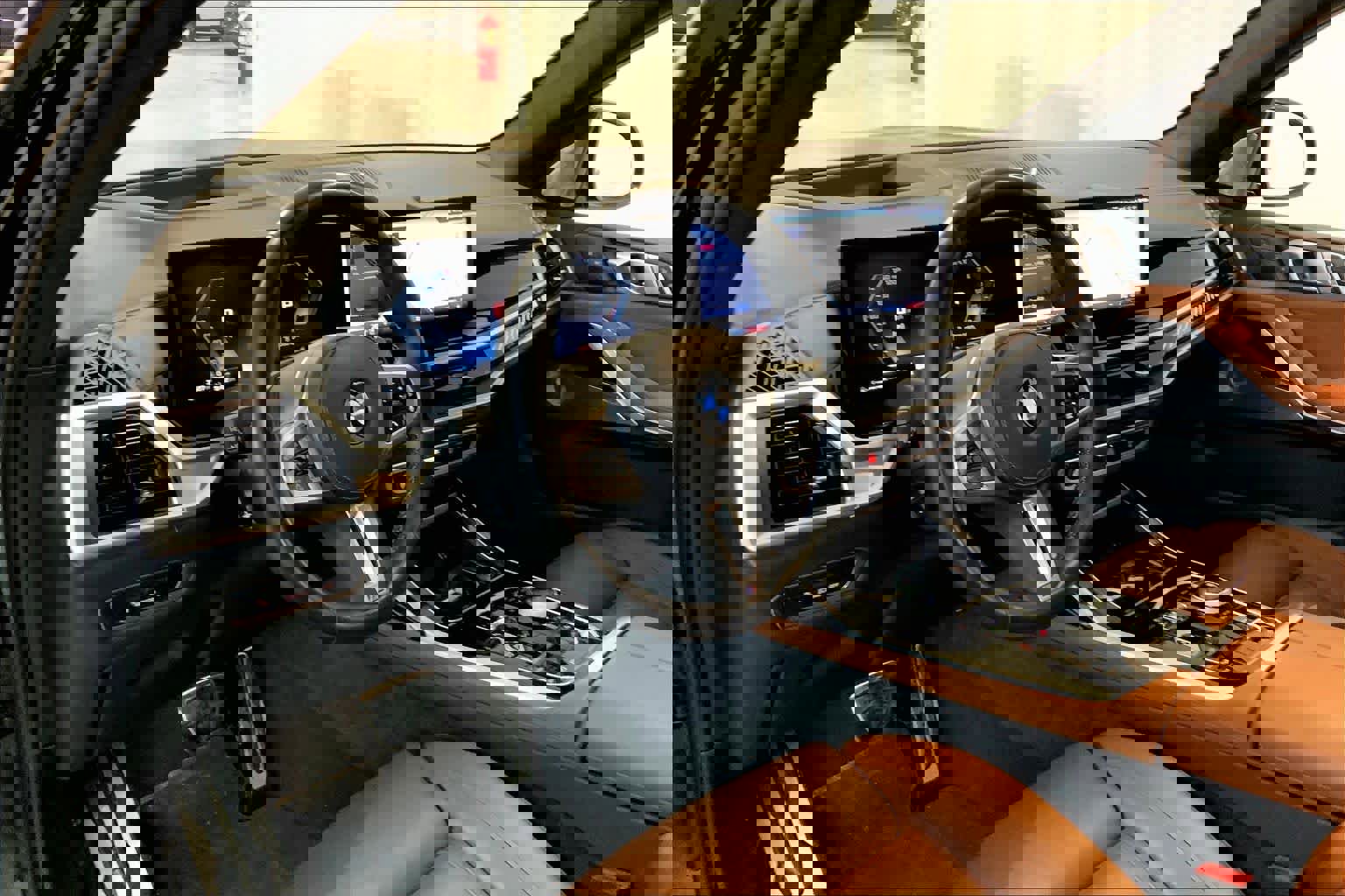 Used 2024 BMW X7 M60i w/ Executive Package image 18