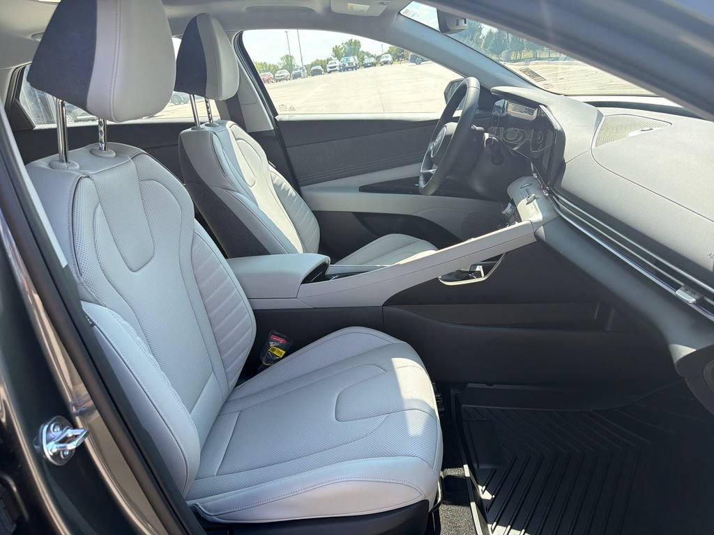 New 2026 Hyundai Elantra Limited FWD image 31